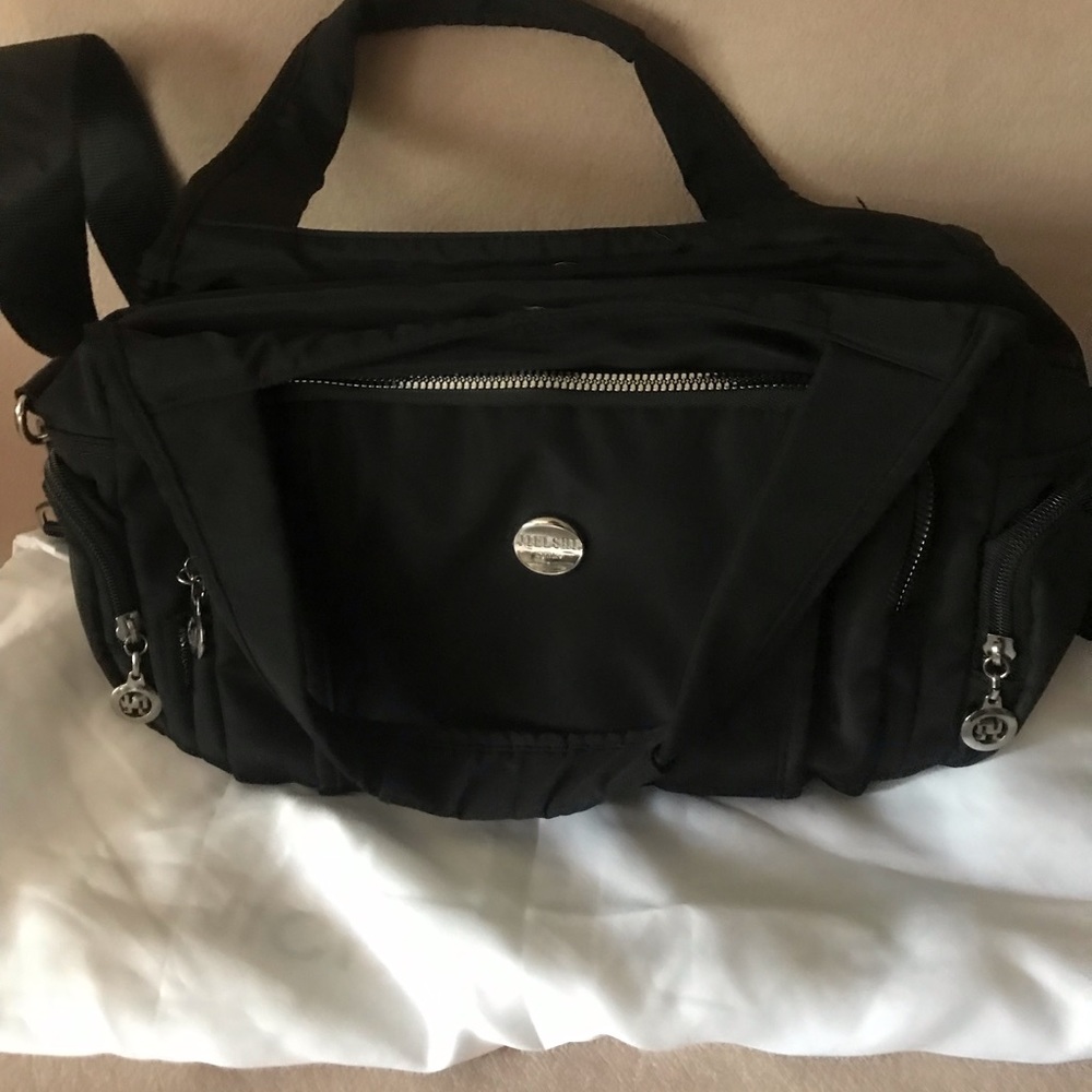 Sold……..Multi pocket crossbody bag